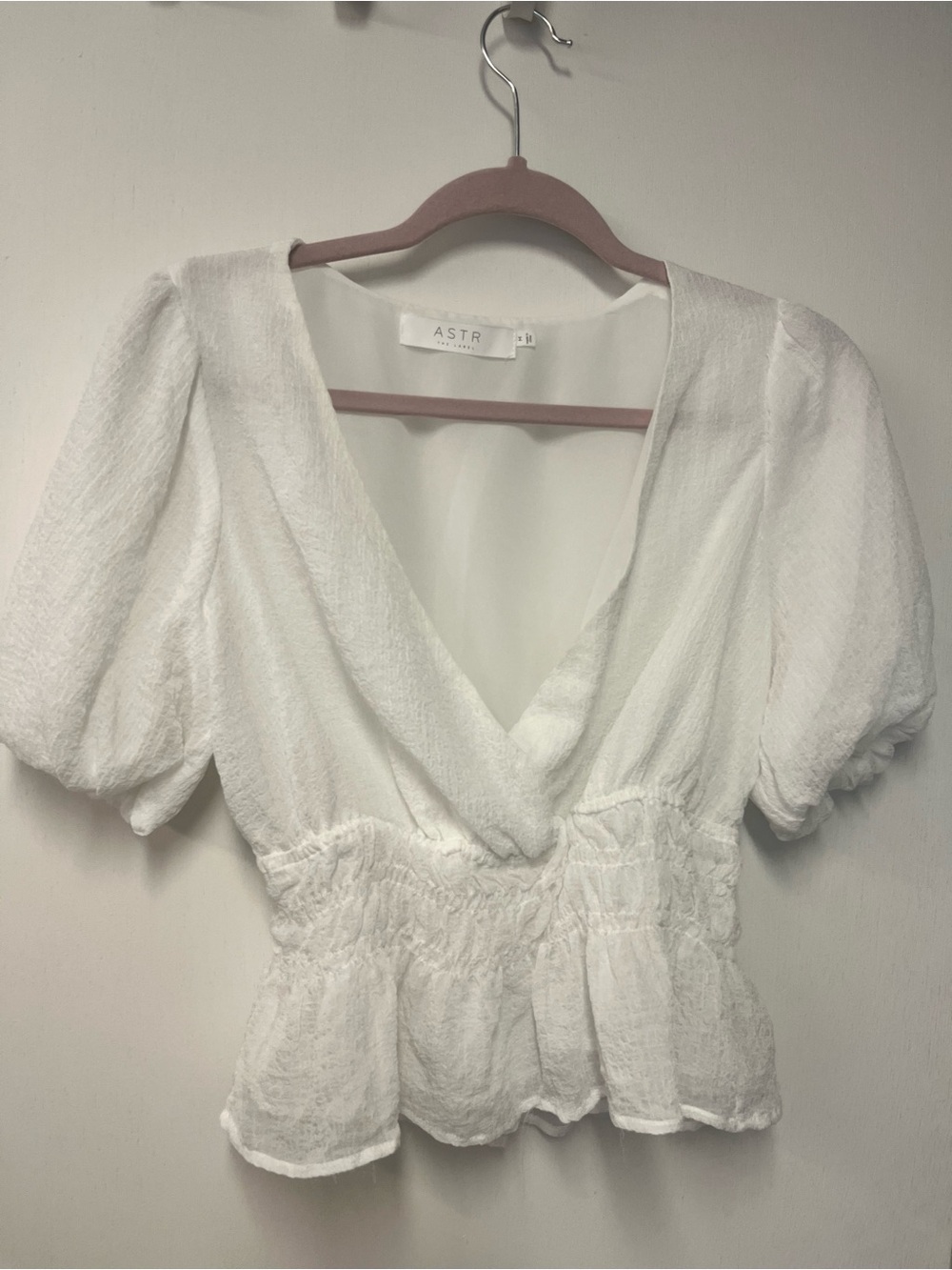 ASTR The Label White Textured Puff Sleeve Peplum Wrap Blouse
